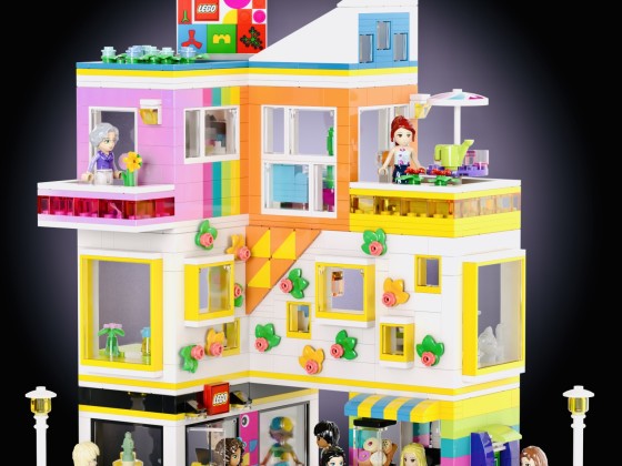 legolux1973 - LEGO Friends Heartlake Apartment Building with LEGO Brand Store 01